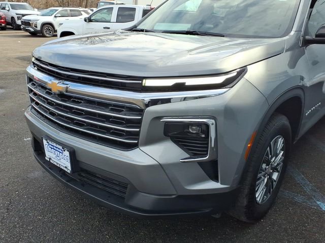 Used 2026 Chevrolet Traverse LT w/ Driver Confidence Package AWD/4WD image 7