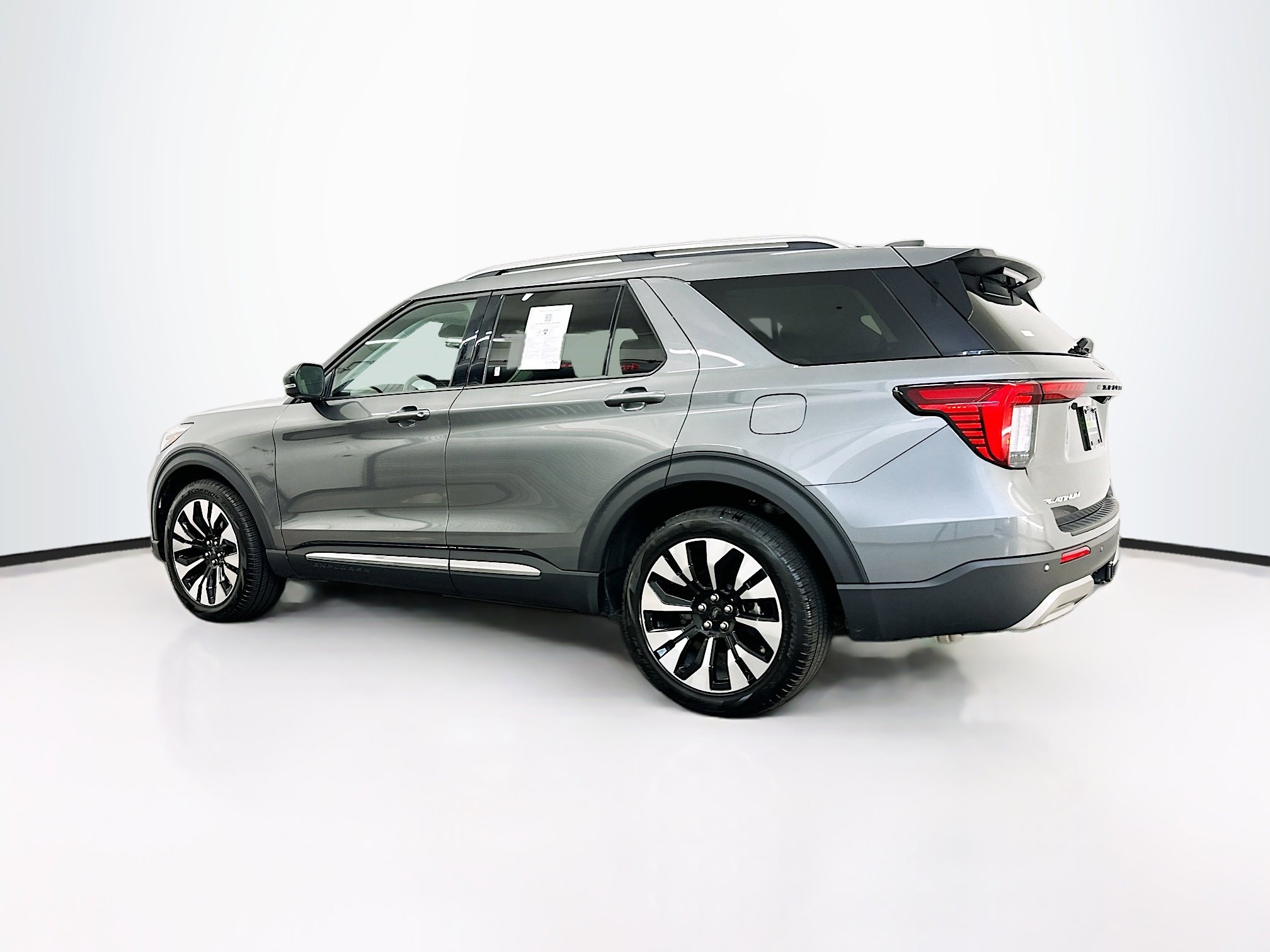 Used 2025 Ford Explorer Platinum w/ LUX Leather Package image 5