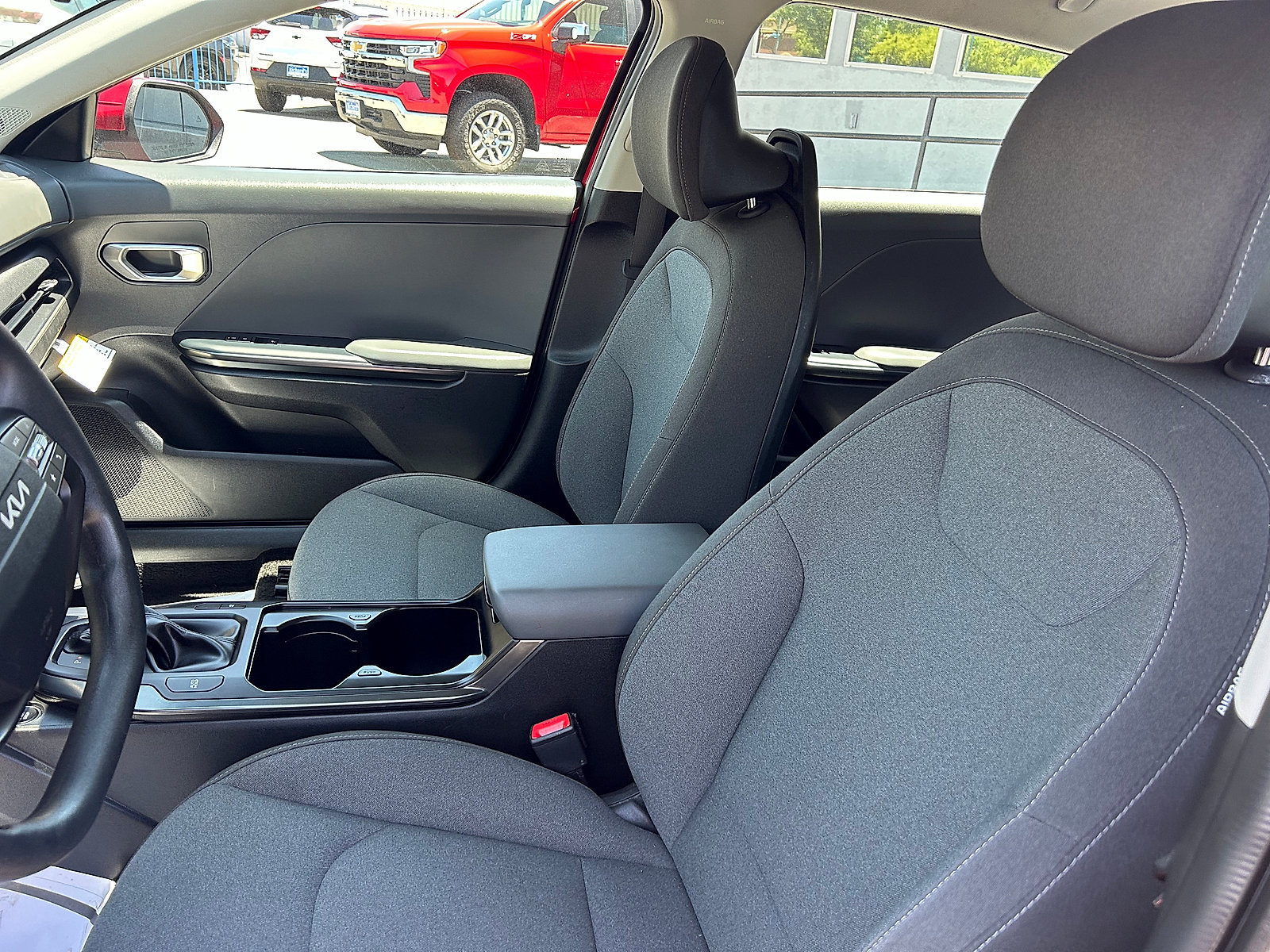 Used 2025 Kia K4 FWD image 11