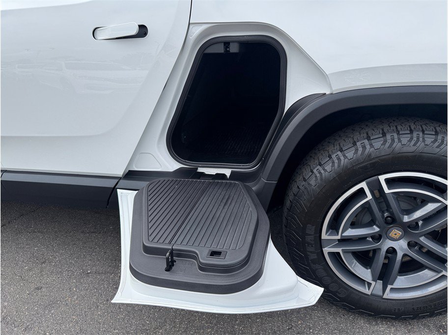 Used 2025 Rivian R1T Adventure Dual AWD/4WD image 17