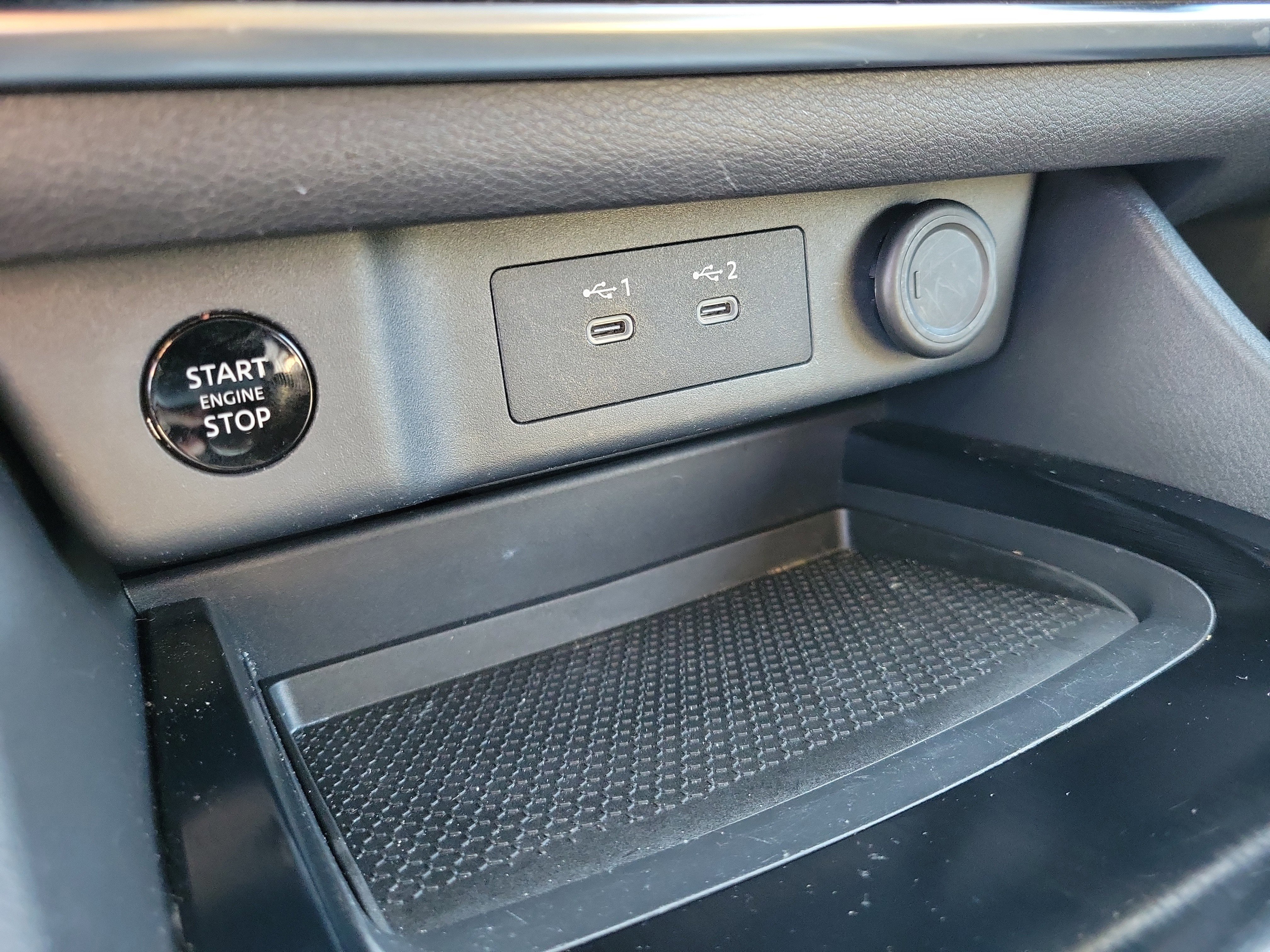 Certified 2024 Nissan Rogue SV image 32