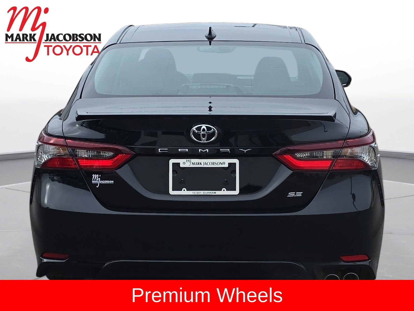 Used 2024 Toyota Camry SE image 11