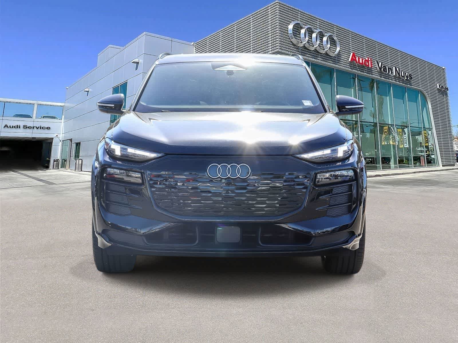 Used 2025 Audi Q6 e-tron Premium Plus w/ Premium Plus AWD/4WD image 6