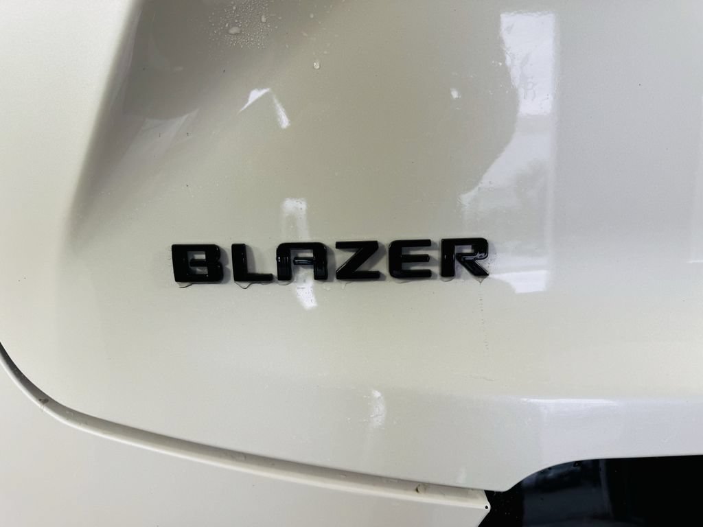 Used 2022 Chevrolet Blazer RS w/ Enhanced Convenience Package FWD image 28