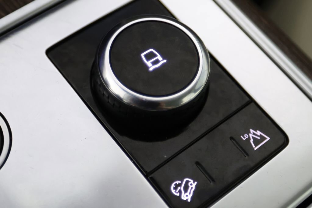 Used 2023 Land Rover Range Rover SE AWD/4WD image 25