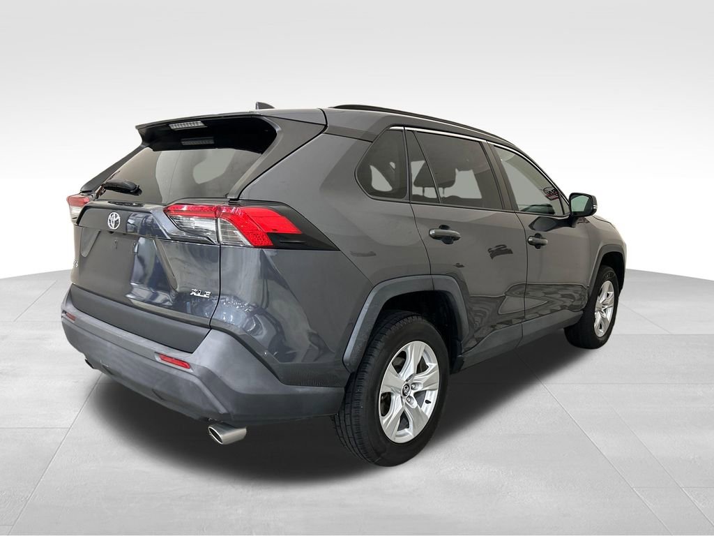Used 2021 Toyota RAV4 XLE FWD image 5
