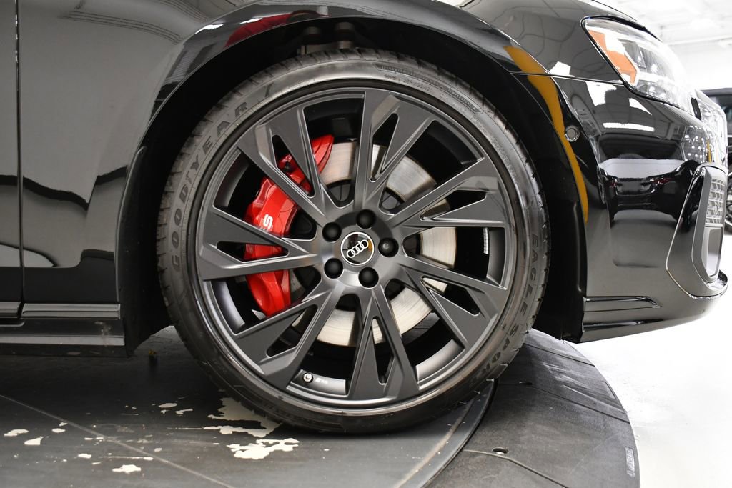 Used 2025 Audi S8 image 15