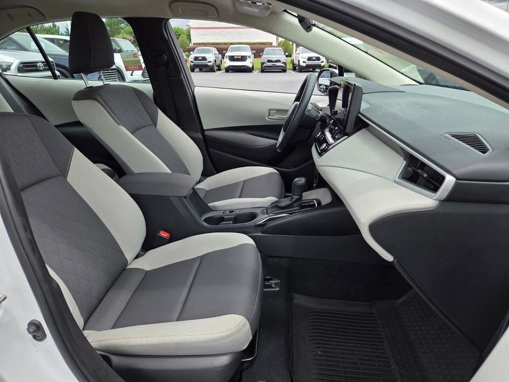Certified 2025 Toyota Corolla LE FWD image 15