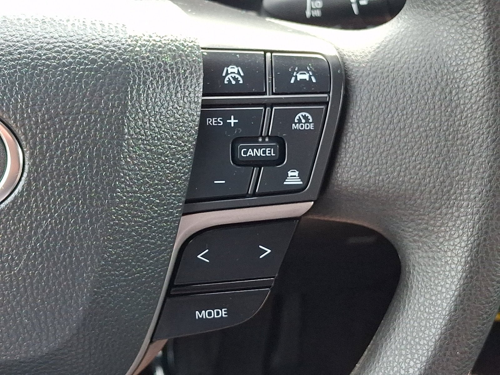 Used 2025 Toyota Camry LE FWD image 21