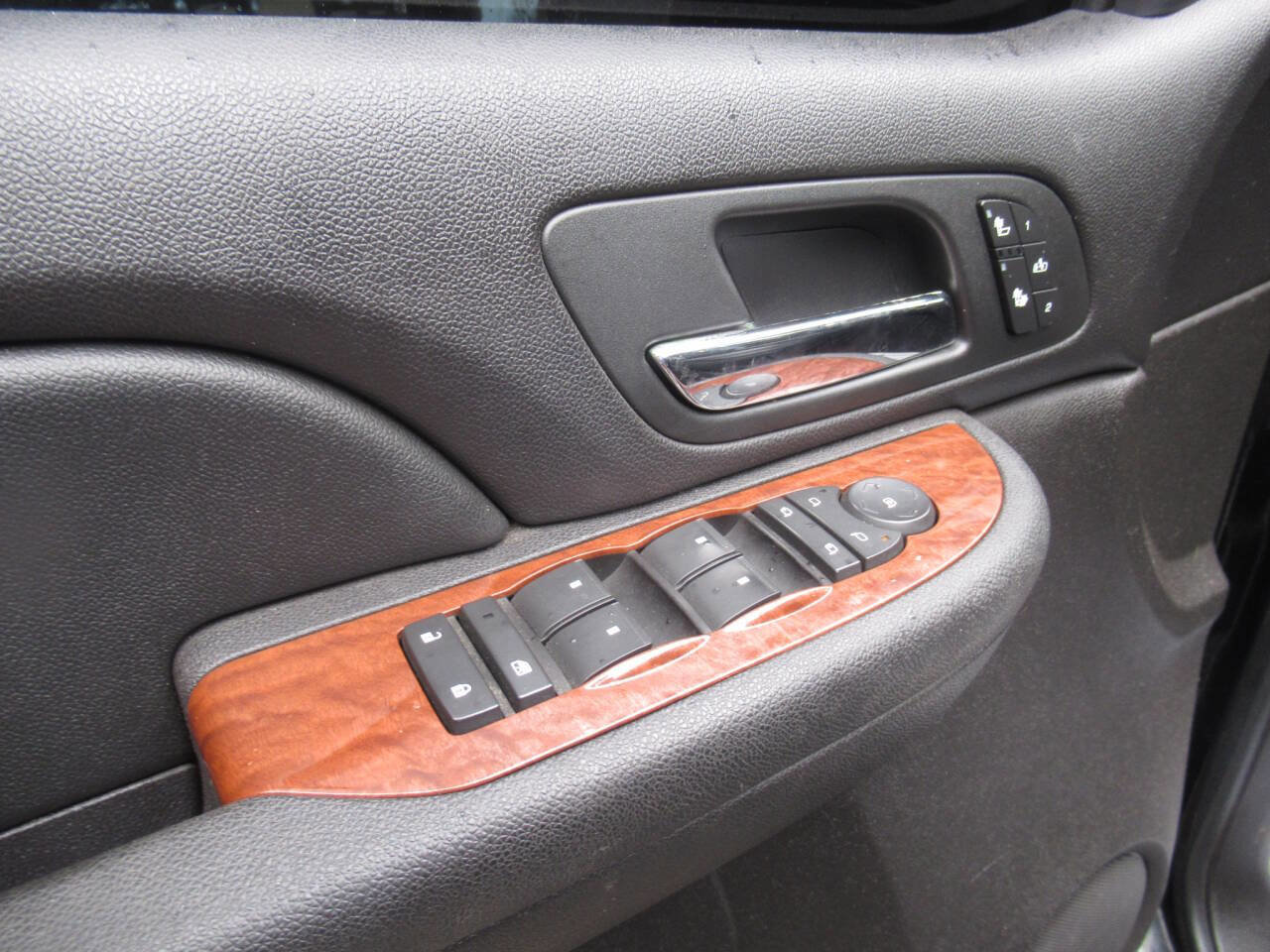 Used 2007 GMC Sierra 2500 SLT w/ Entertainment Package image 16