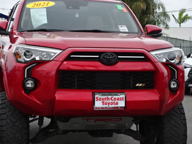 Used 2021 Toyota 4Runner SR5 Premium w/ Moonroof Package RWD image 4