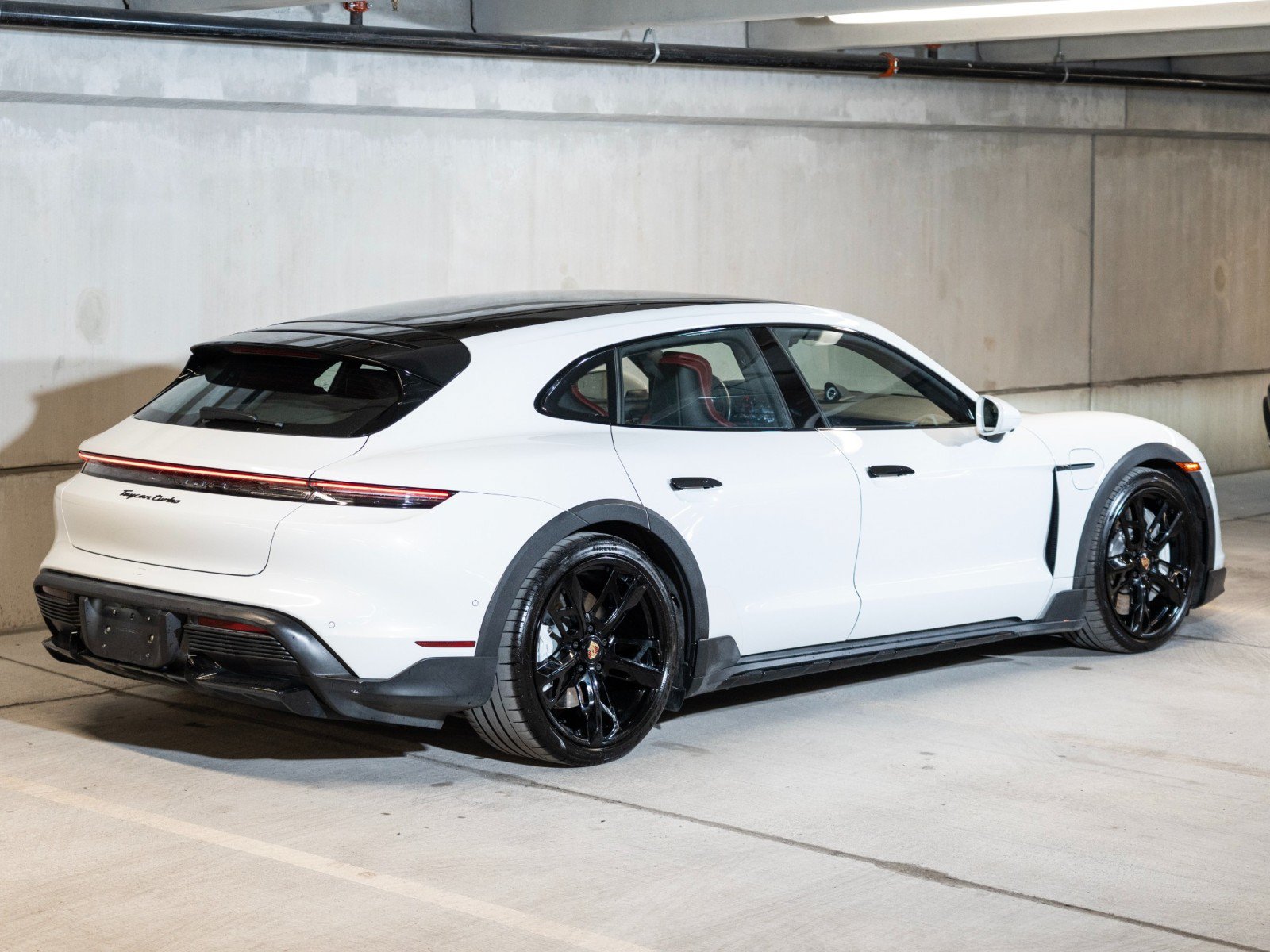 Certified 2022 Porsche Taycan Cross Turismo AWD/4WD image 9