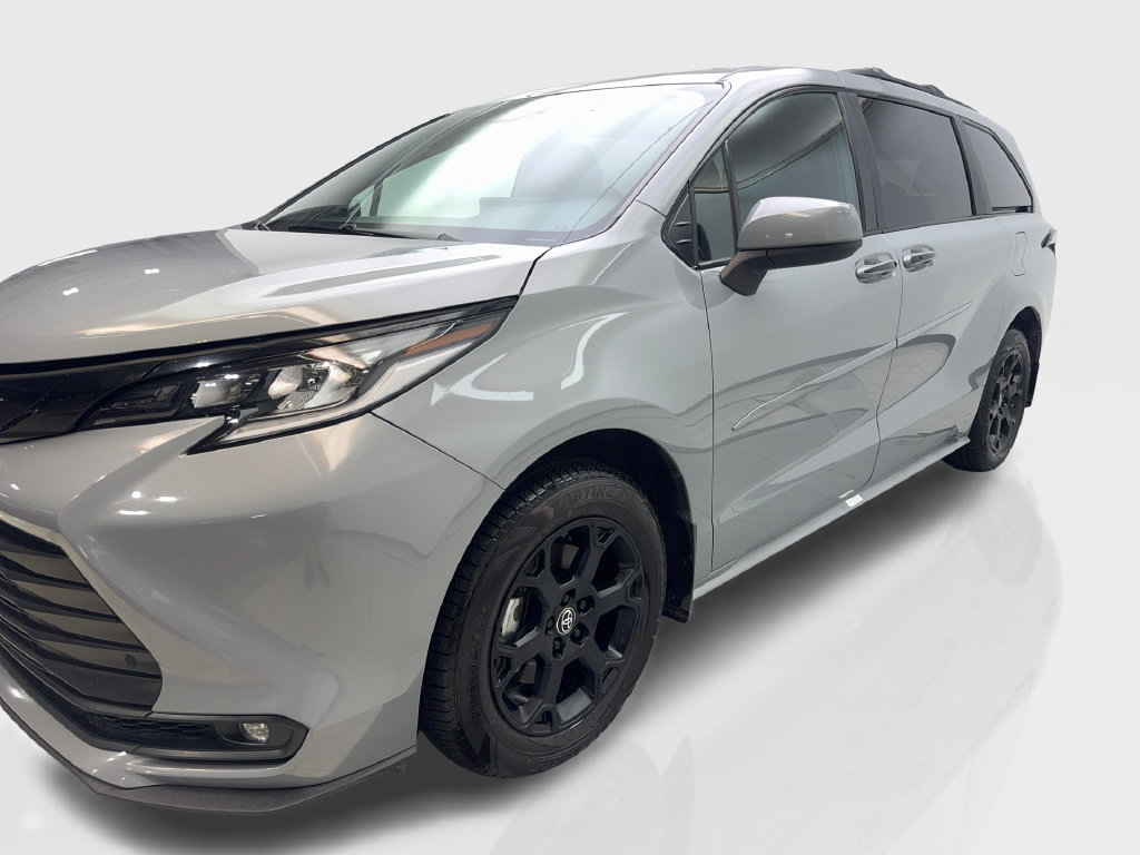 Used 2025 Toyota Sienna XLE Woodland Edition AWD/4WD image 12