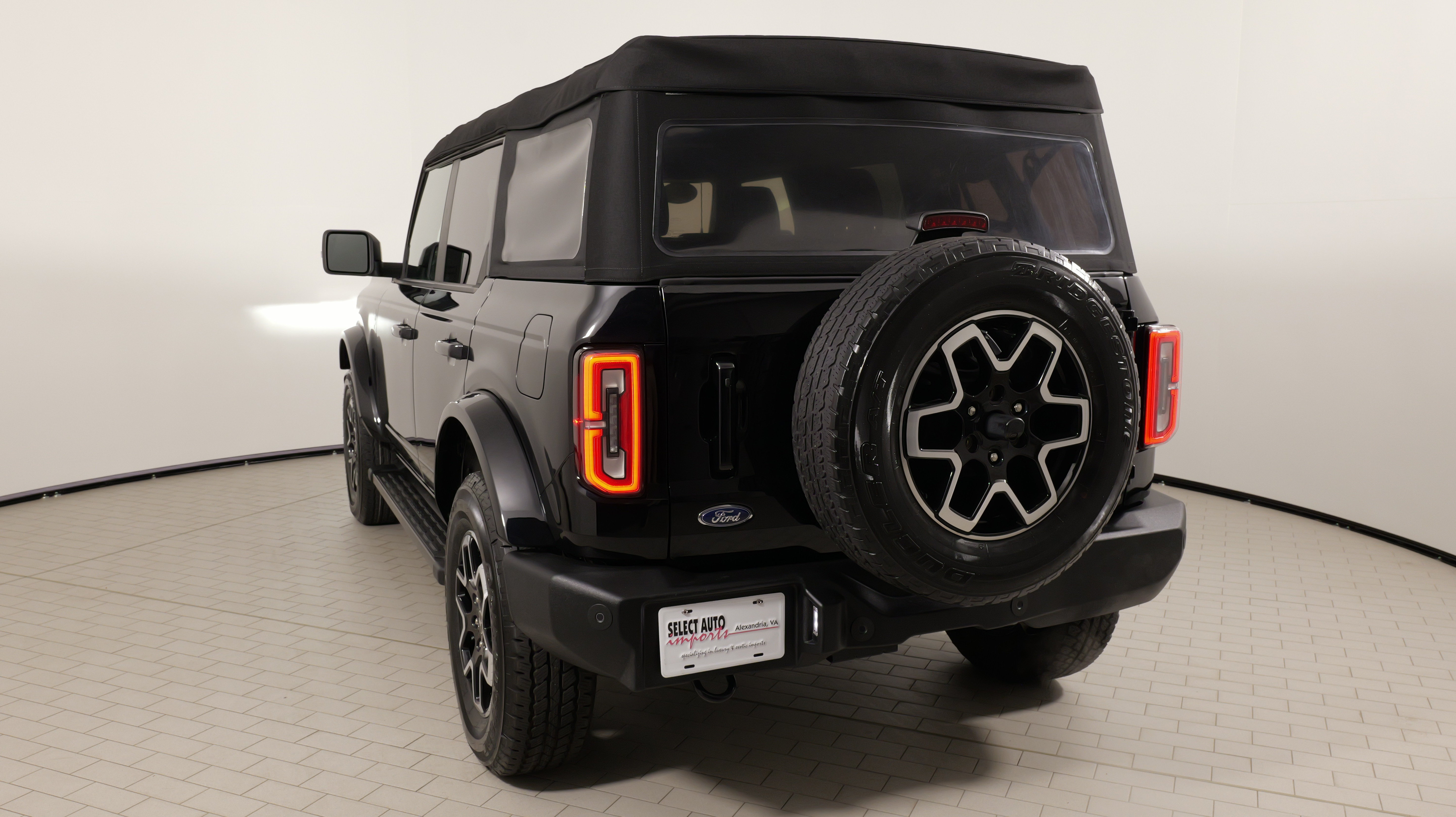 Used 2024 Ford Bronco Outer Banks AWD/4WD image 13