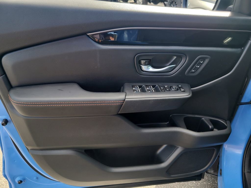 Used 2025 Honda Pilot TrailSport image 16