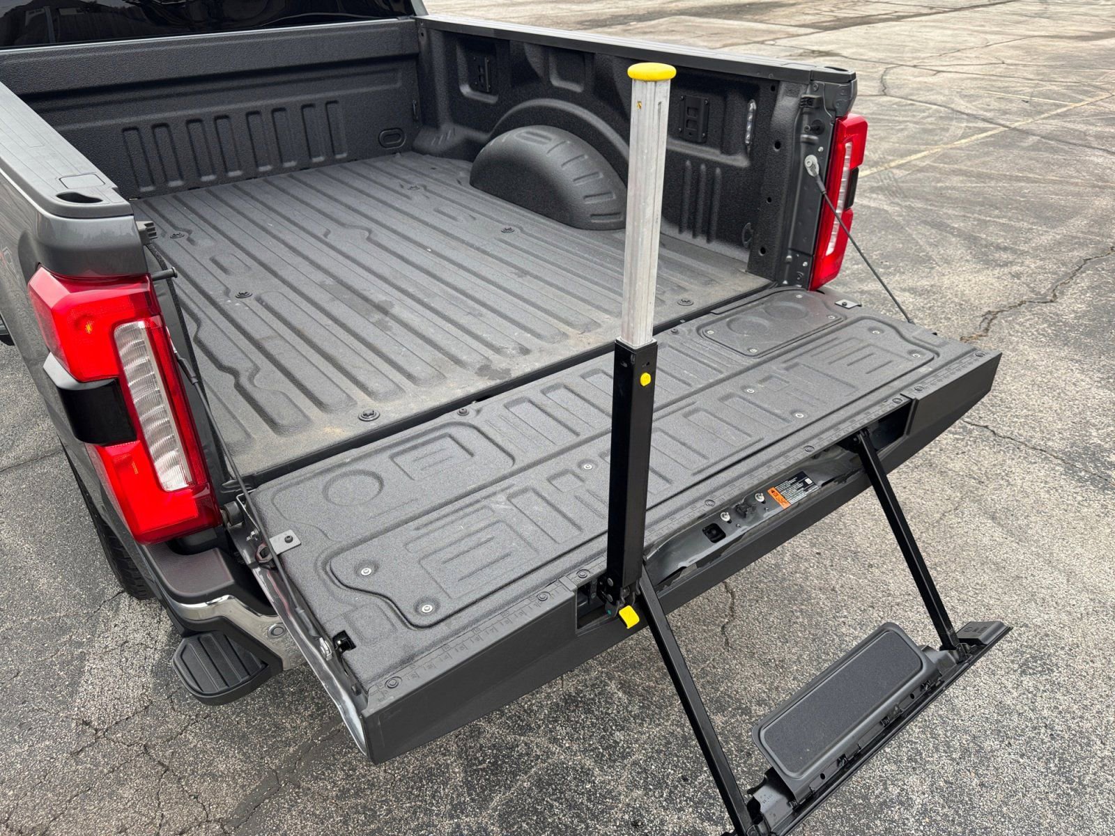 Certified 2025 Ford F250 Lariat w/ Lariat Ultimate Package image 17