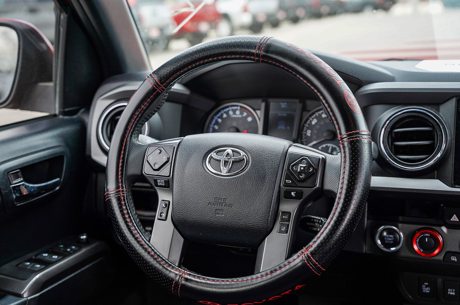 Certified 2018 Toyota Tacoma TRD Sport w/ Technology Package image 16