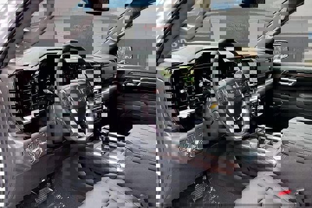 New 2026 GMC Sierra 1500 SLT w/ SLT Premium Plus Package image 7