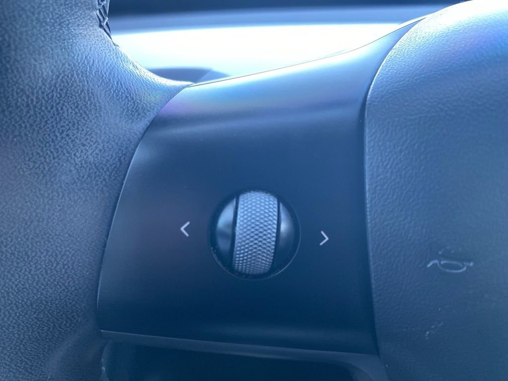 Used 2021 Tesla Model Y Long Range image 25