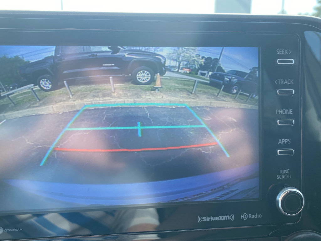 Used 2021 Toyota Highlander XLE image 27