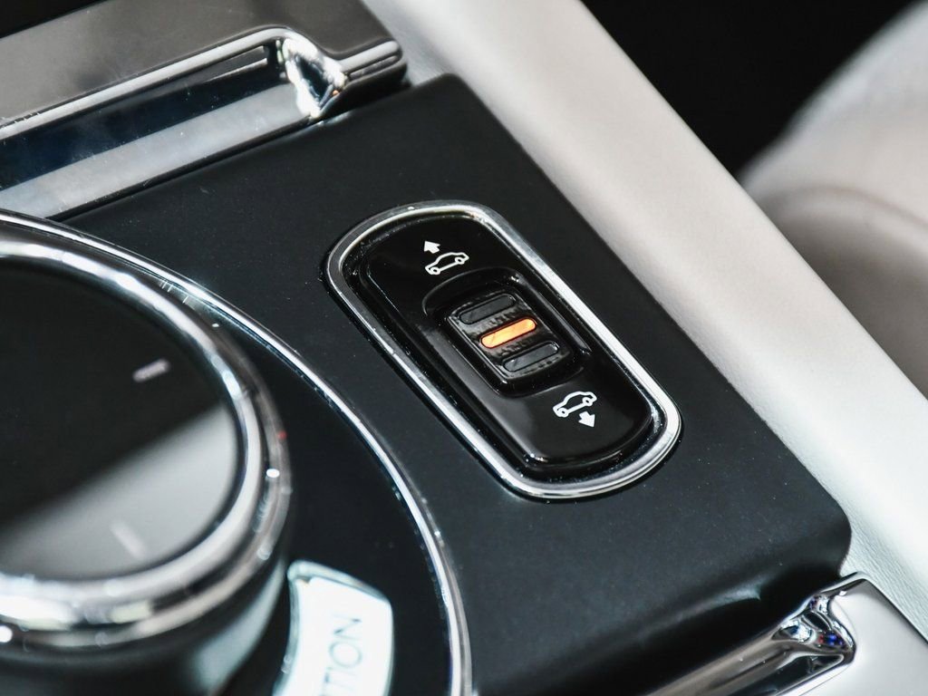 Used 2018 Rolls-Royce Ghost image 40