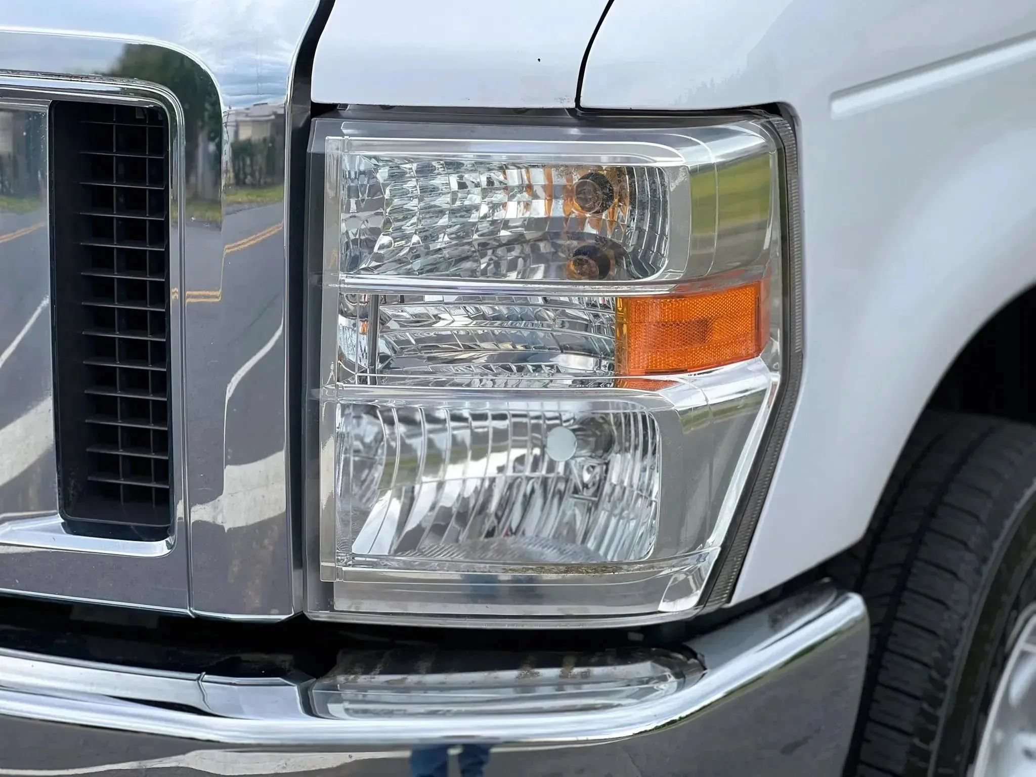 Used 2011 Ford E-150 and Econoline 150 w/ PWR Group RWD image 10