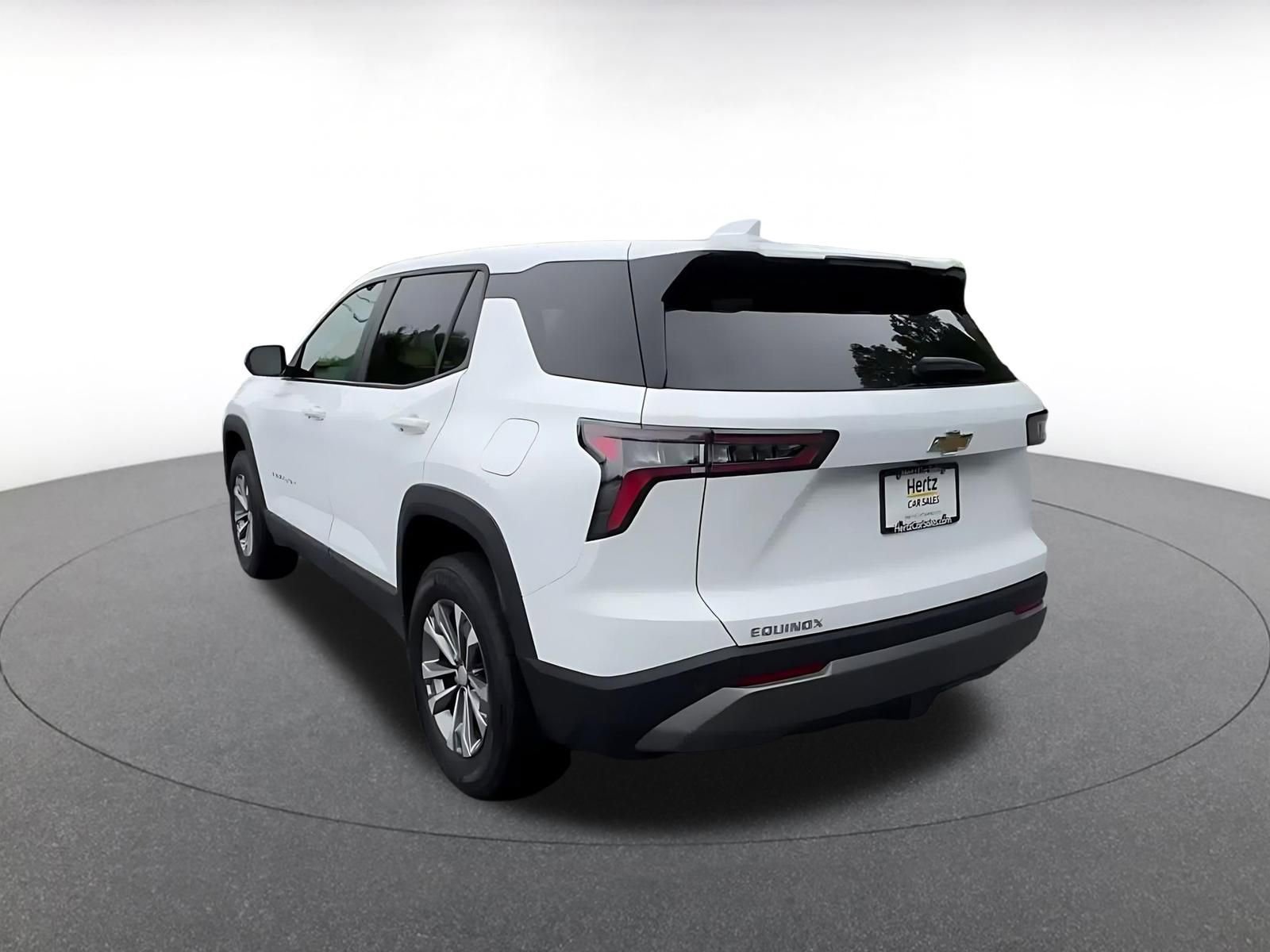 Used 2025 Chevrolet Equinox LT FWD image 11