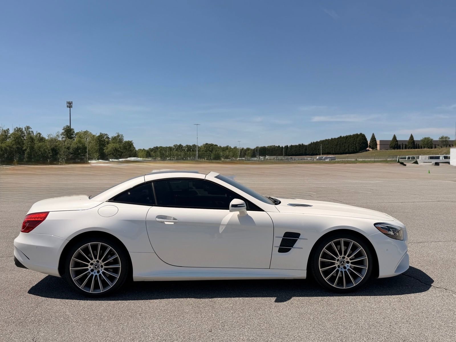 Used 2017 Mercedes-Benz SL 450 image 16