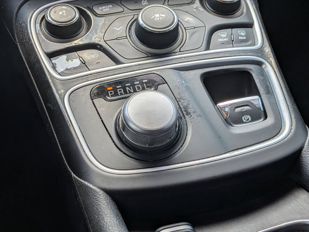 Used 2016 Chrysler 200 Limited FWD image 18