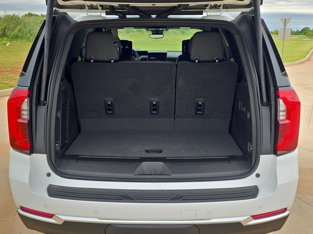 New 2026 GMC Yukon Elevation w/ Elevation Premium Package AWD/4WD image 13