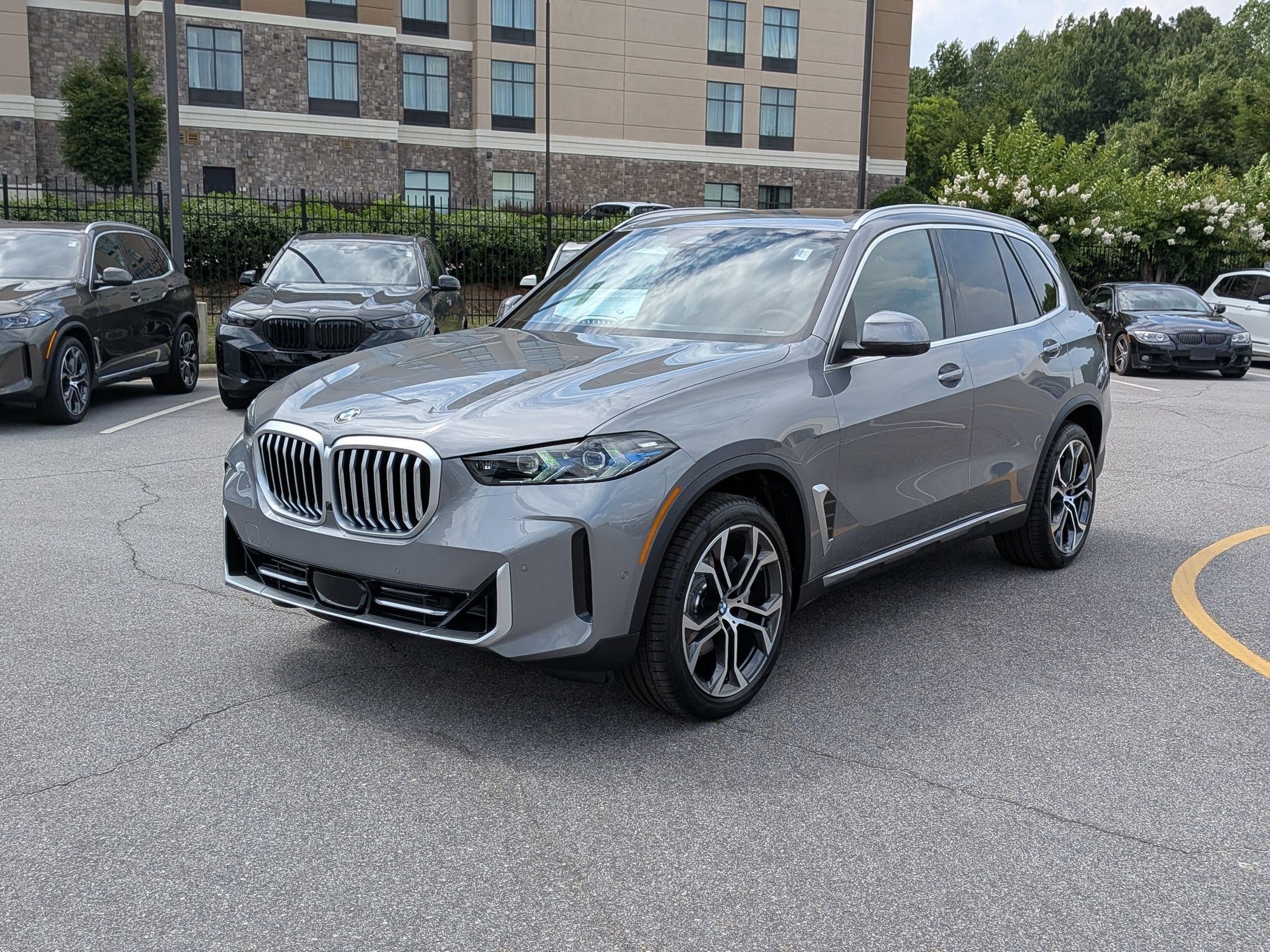 New 2026 BMW X5 xDrive40i w/ Climate Comfort Package AWD/4WD image 7
