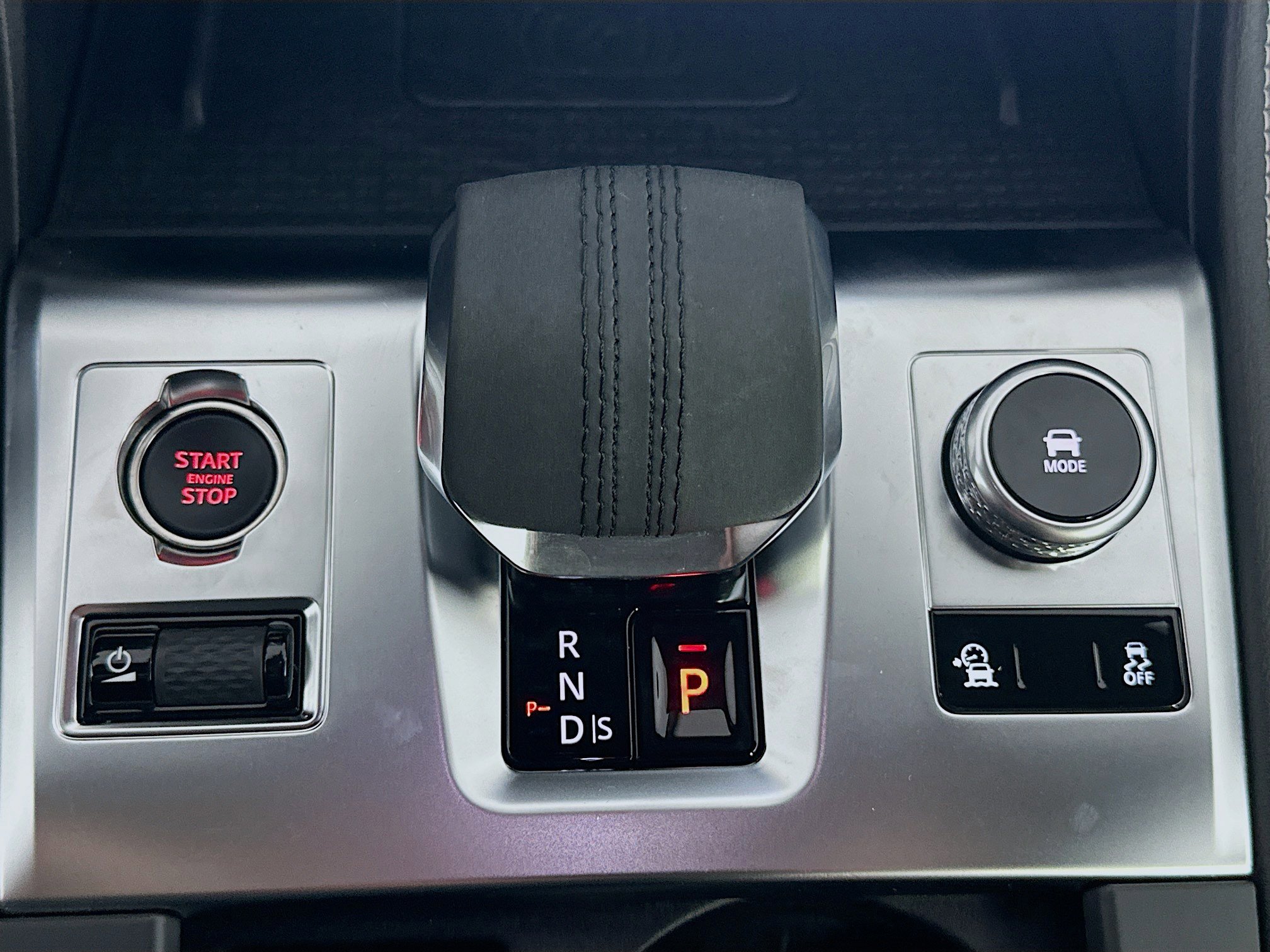 Used 2025 Jaguar F-PACE R-Dynamic S image 25