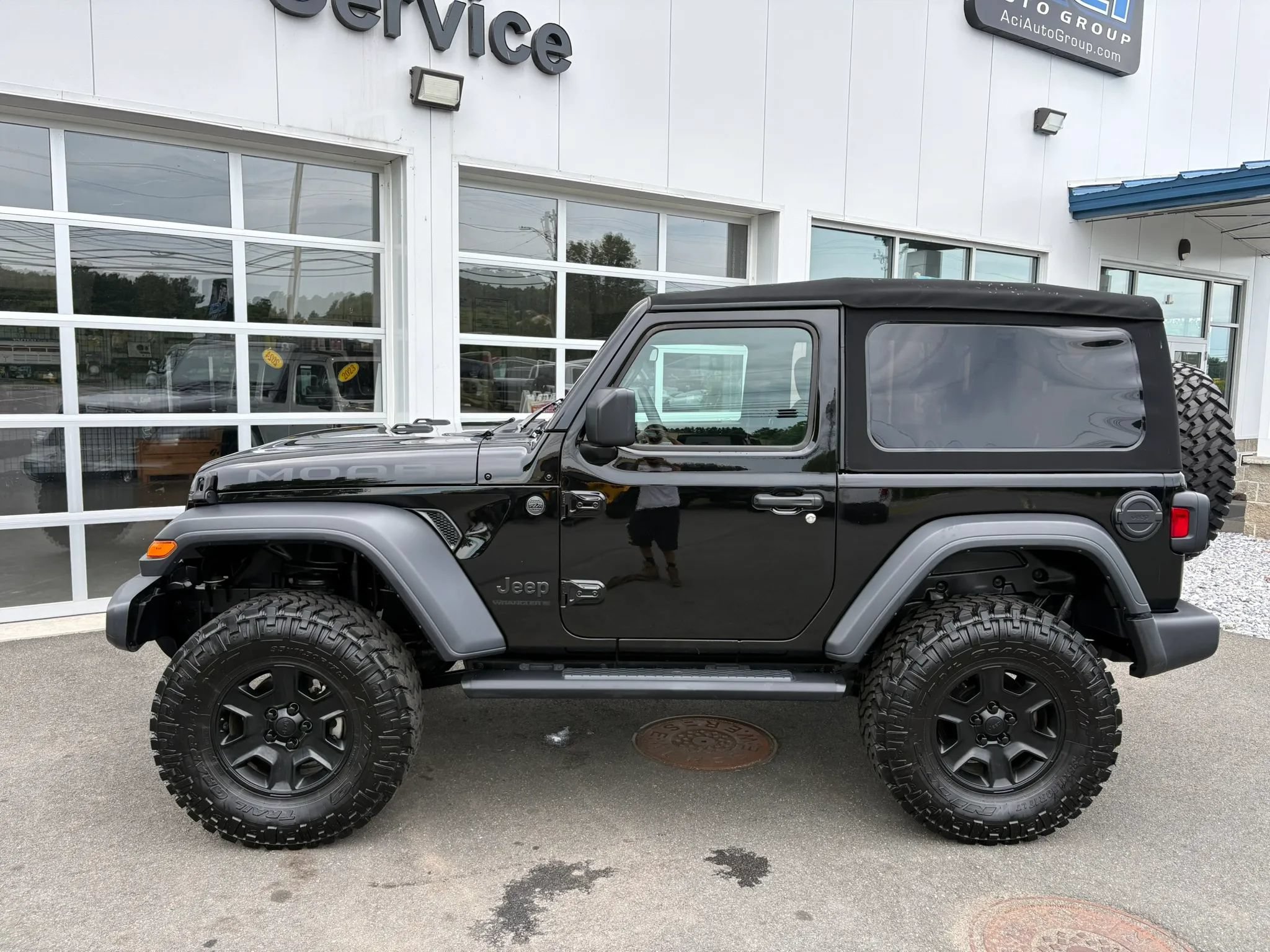 Used 2024 Jeep Wrangler Sport AWD/4WD image 1