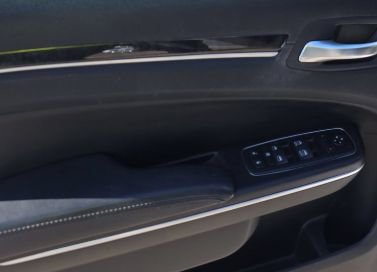 Used 2015 Chrysler 300 C w/ Light Group image 15