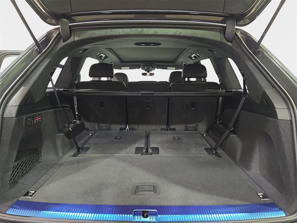 New 2025 Audi Q7 3.0T Prestige image 12