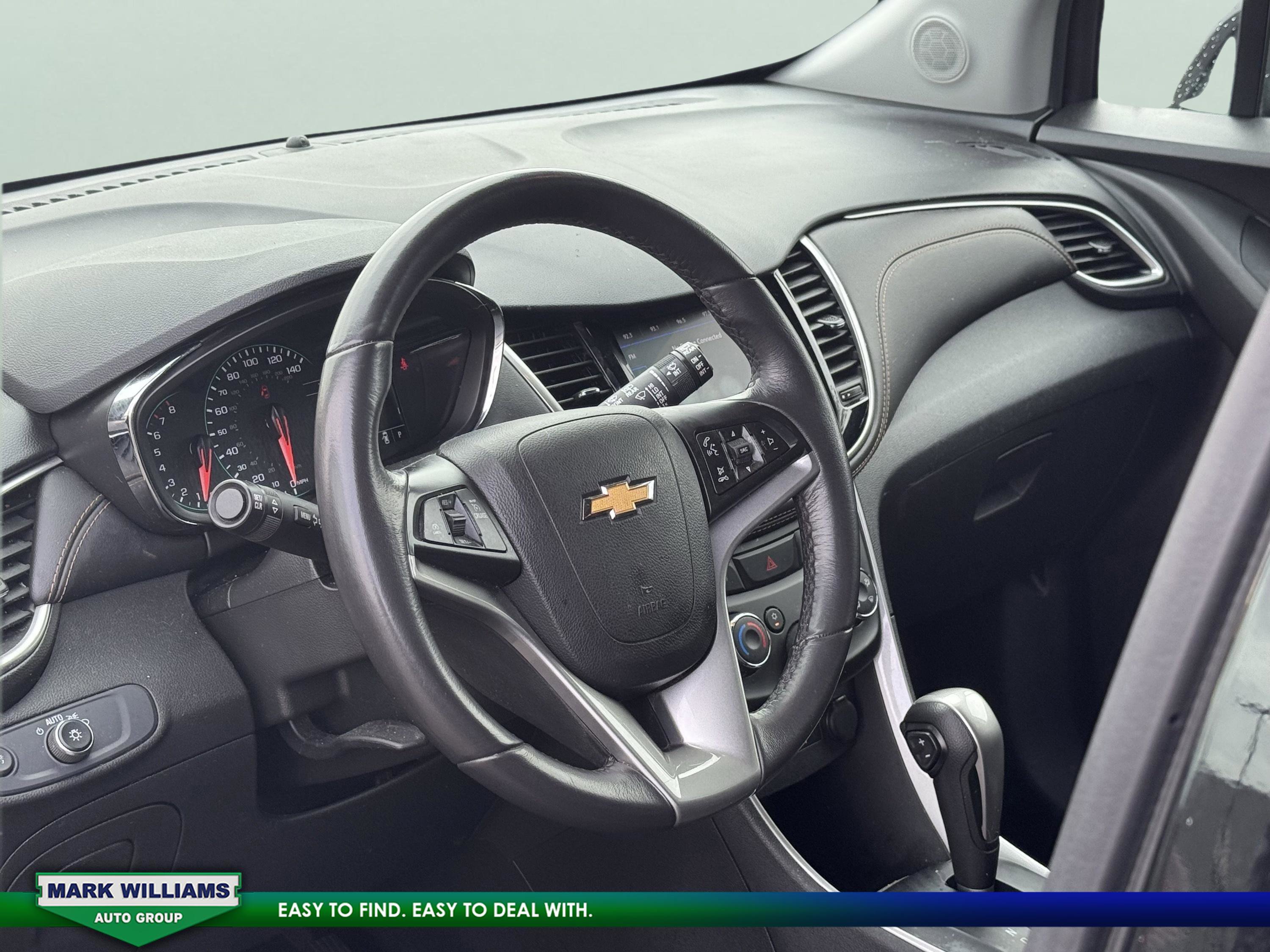 Used 2022 Chevrolet Trax LT w/ Midnight Edition image 13