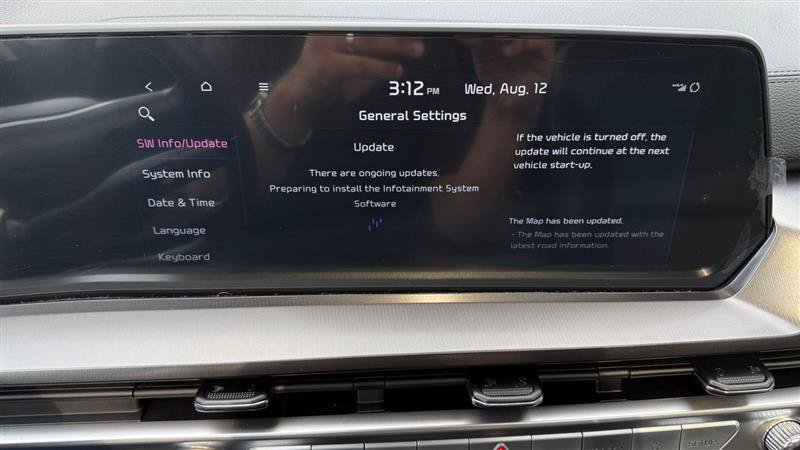 Used 2025 Kia Telluride S AWD/4WD image 32