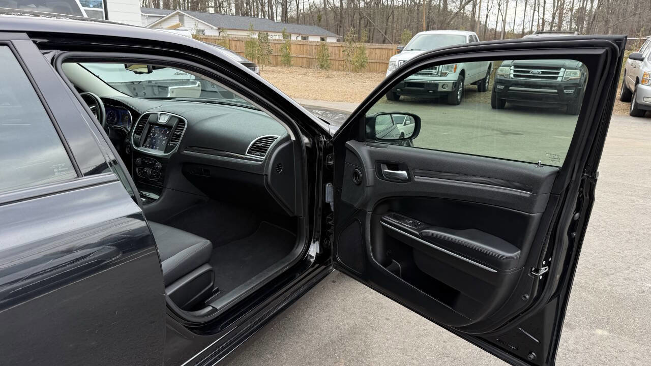 Used 2021 Chrysler 300 Touring w/ Sport Appearance Package image 16