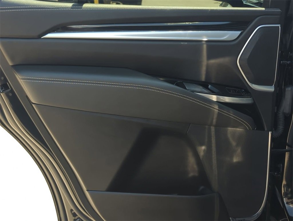 Certified 2025 Cadillac Escalade Sport w/ LPO, ONYX Package image 25