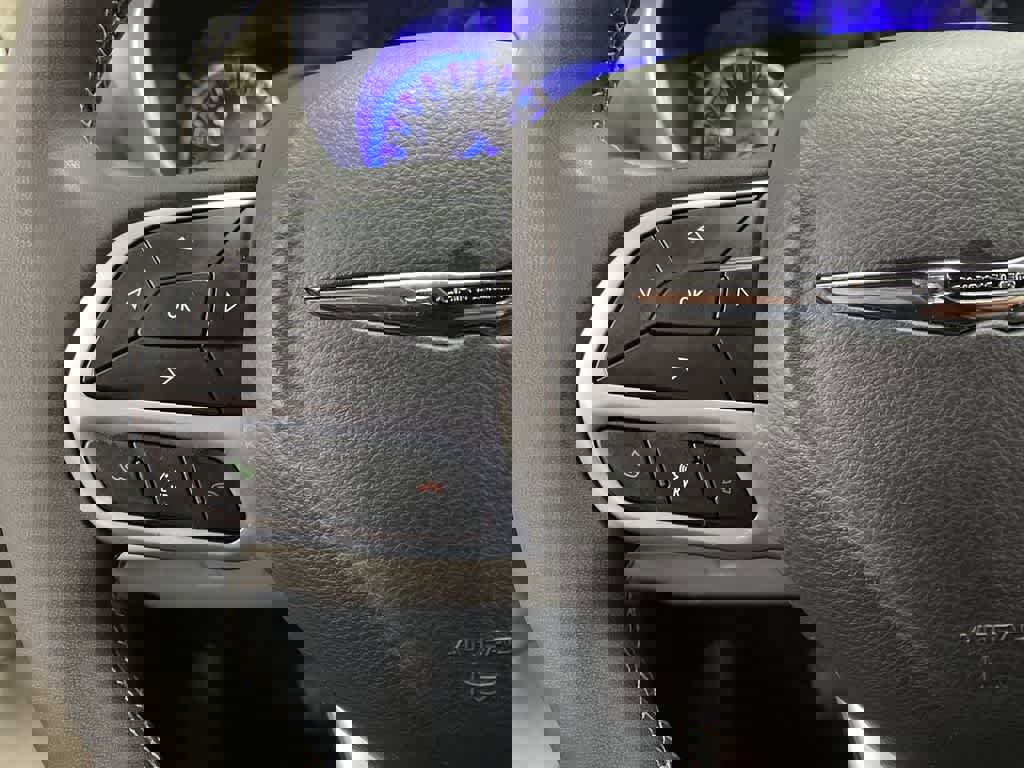 Used 2024 Chrysler Pacifica Touring-L image 20