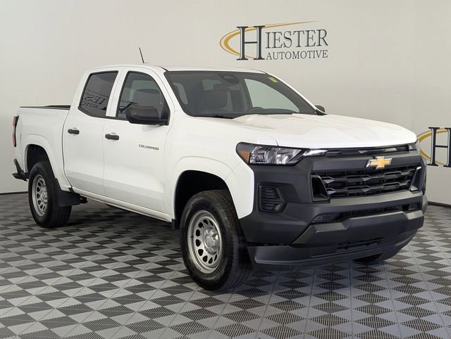 Used 2023 Chevrolet Colorado W/T image 2