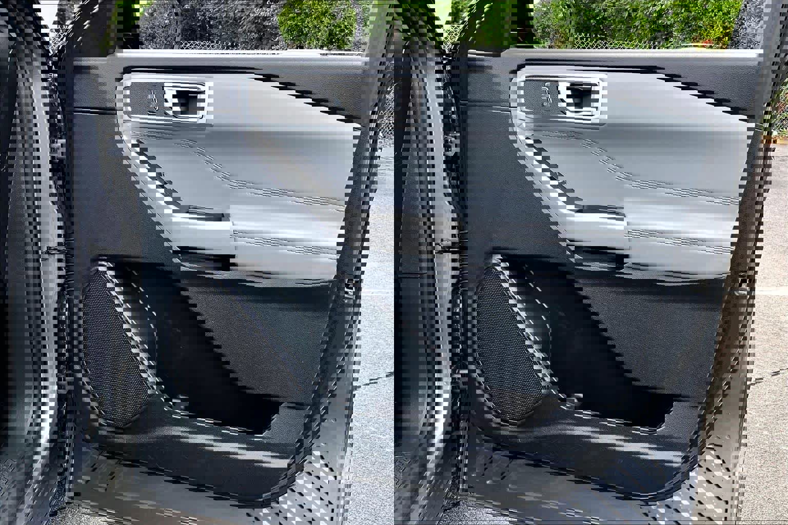 Used 2022 Ford Explorer XLT w/ Equipment Group 202A AWD/4WD image 22