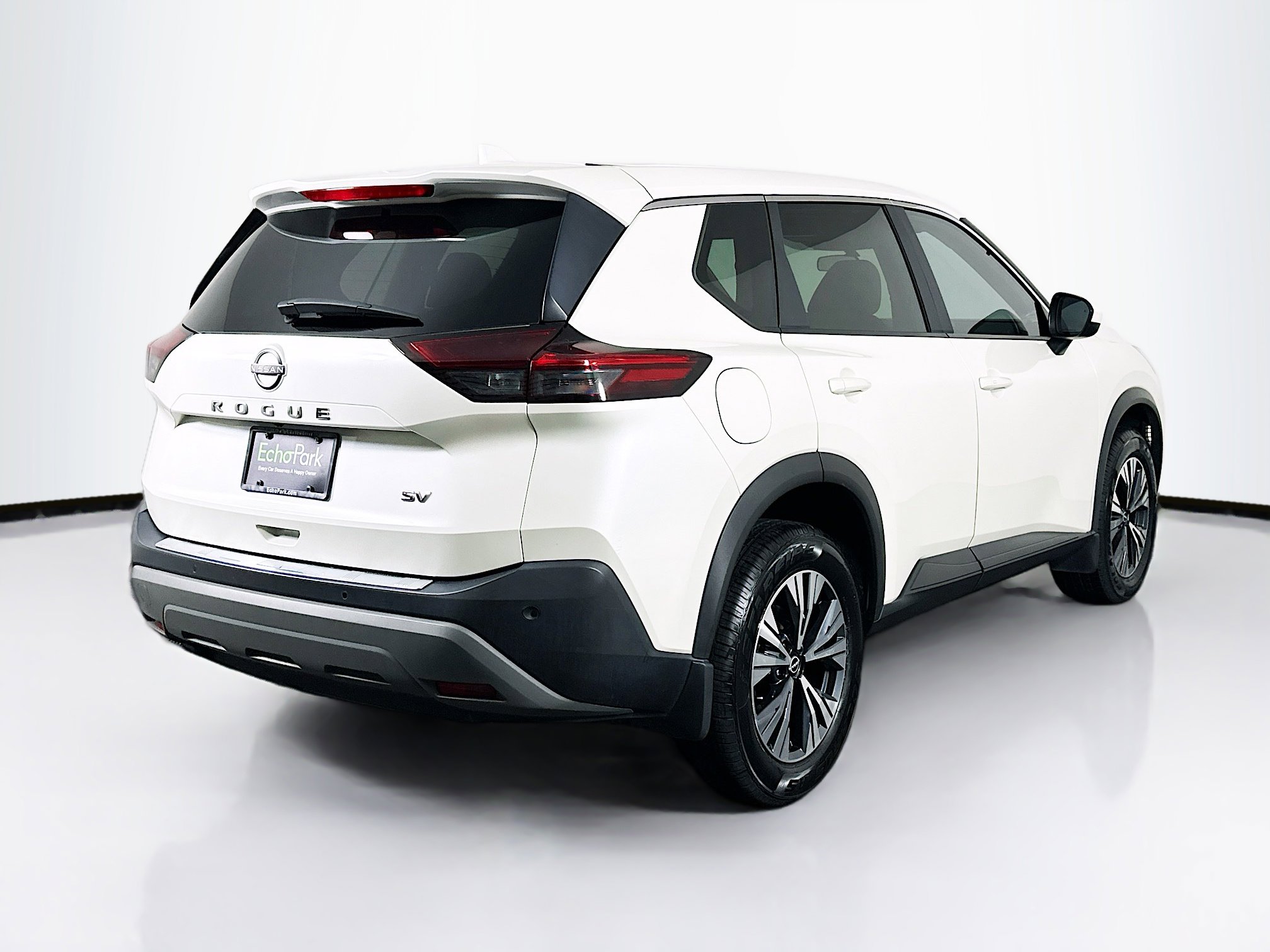 Used 2023 Nissan Rogue SV image 9