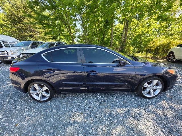 Used 2013 Acura ILX w/ Premium Package FWD image 4