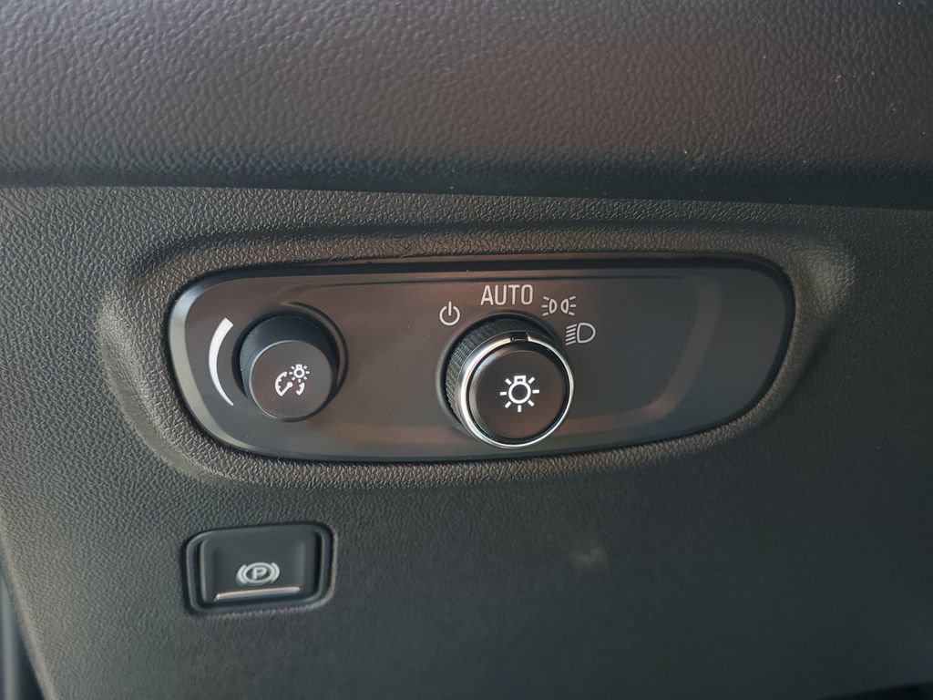 Used 2024 GMC Terrain SLE FWD image 22