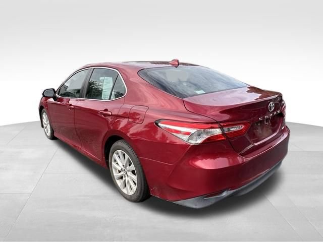 Used 2020 Toyota Camry LE FWD image 5