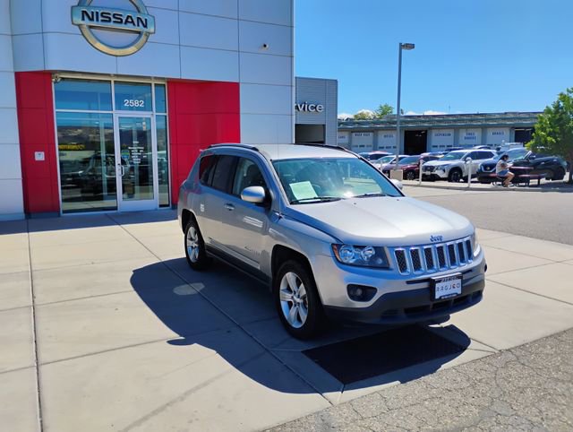 Used 2016 Jeep Compass Latitude AWD/4WD image 3