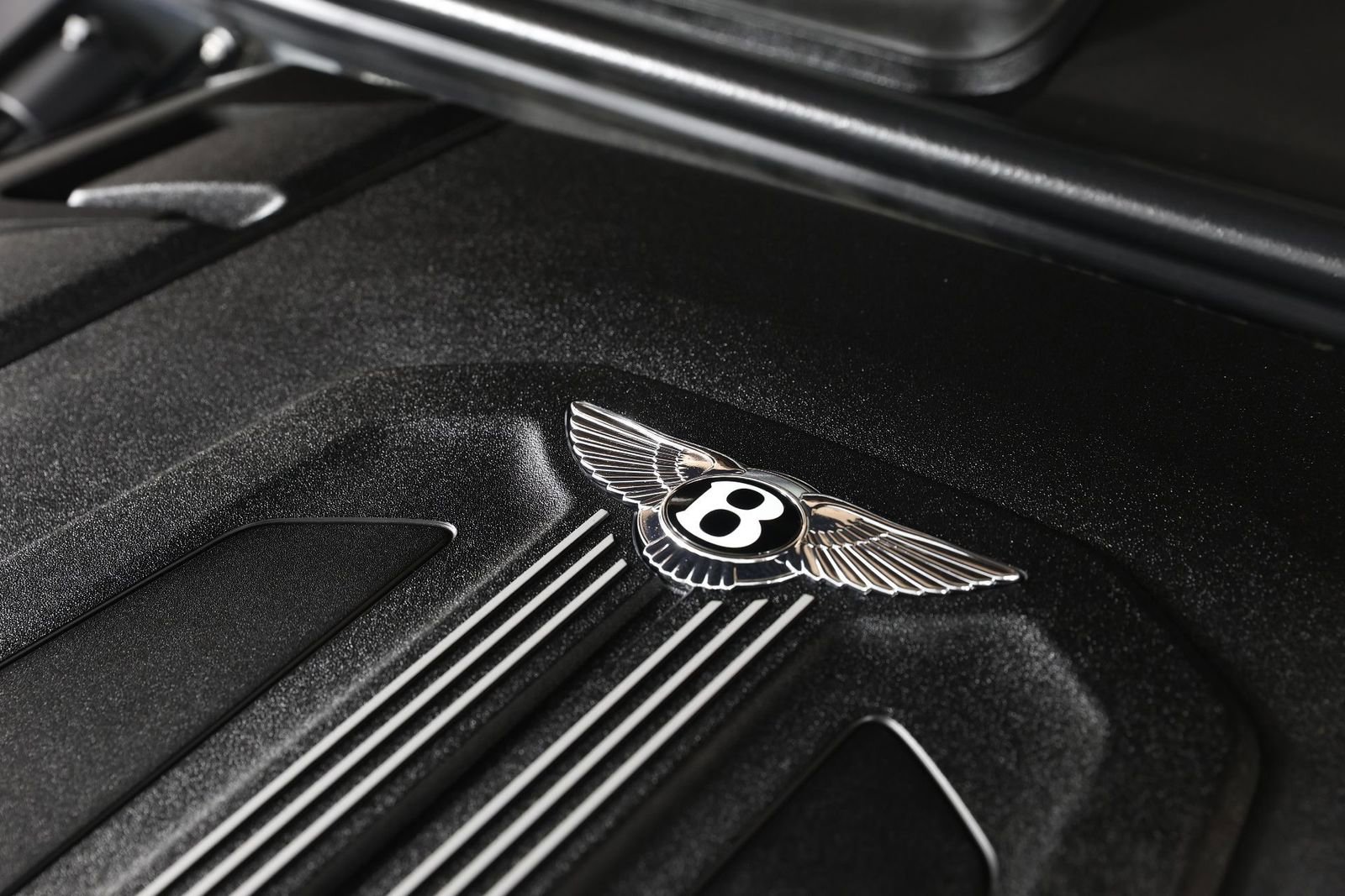 Used 2021 Bentley Bentayga image 36