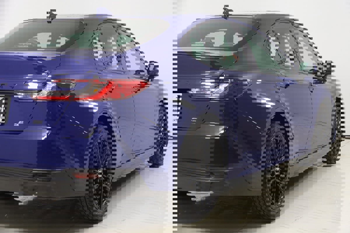 Used 2025 Toyota Camry SE image 42