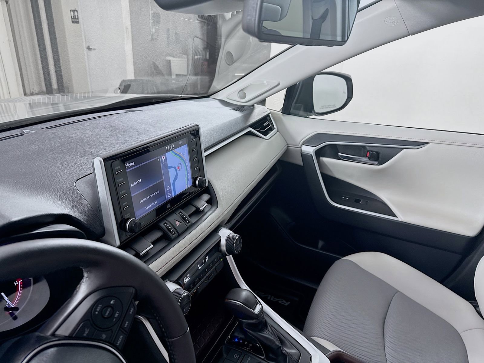 Used 2019 Toyota RAV4 Limited w/ Cold Weather Package AWD/4WD image 6